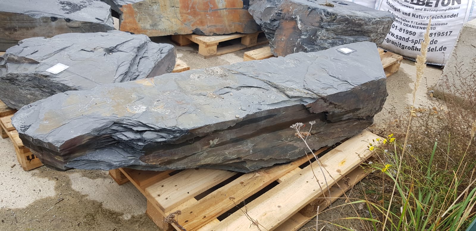 Stilgarten verbaut exklusive einzigarte Natursteine in Form und Farbe gemeinsam mit Naturstein-Netzwerkpartnern